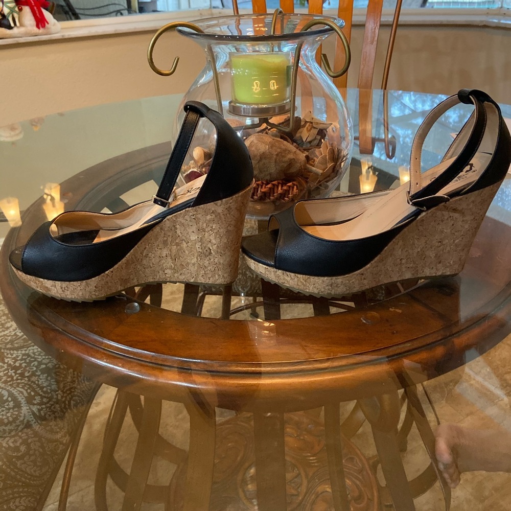 Stylish wedges - Picture 3 of 3